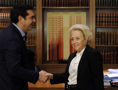 Η επανένταξη της Θάνου στο Μαξίμου πυροδότησε τις αντιδράσεις